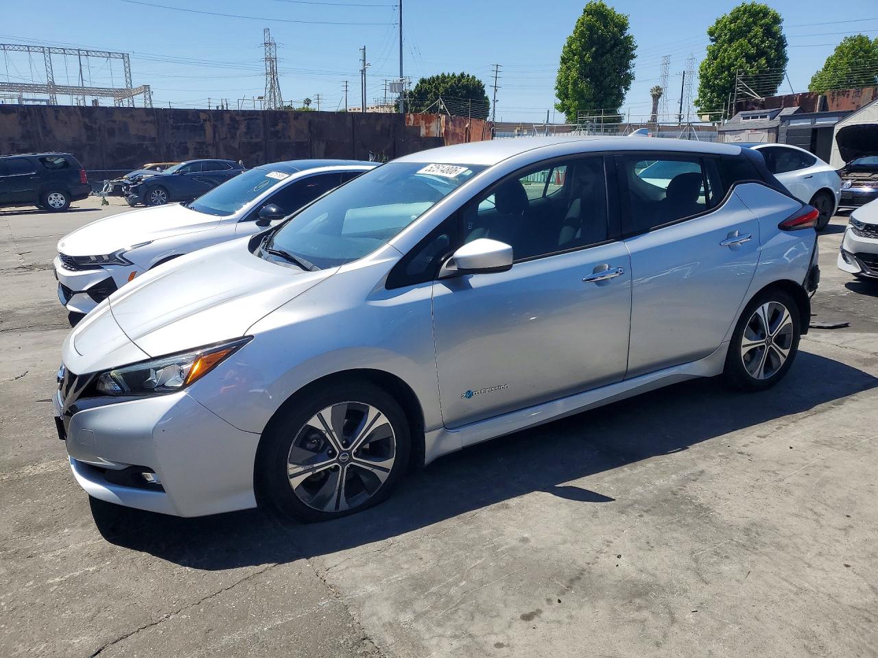 Salvage Nissan LEAF Image