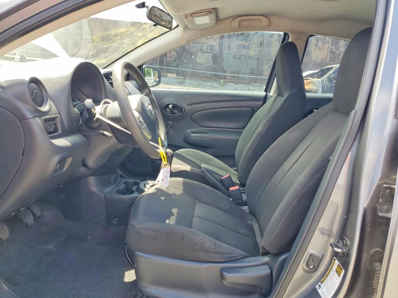 Nissan Versa 1.6 S