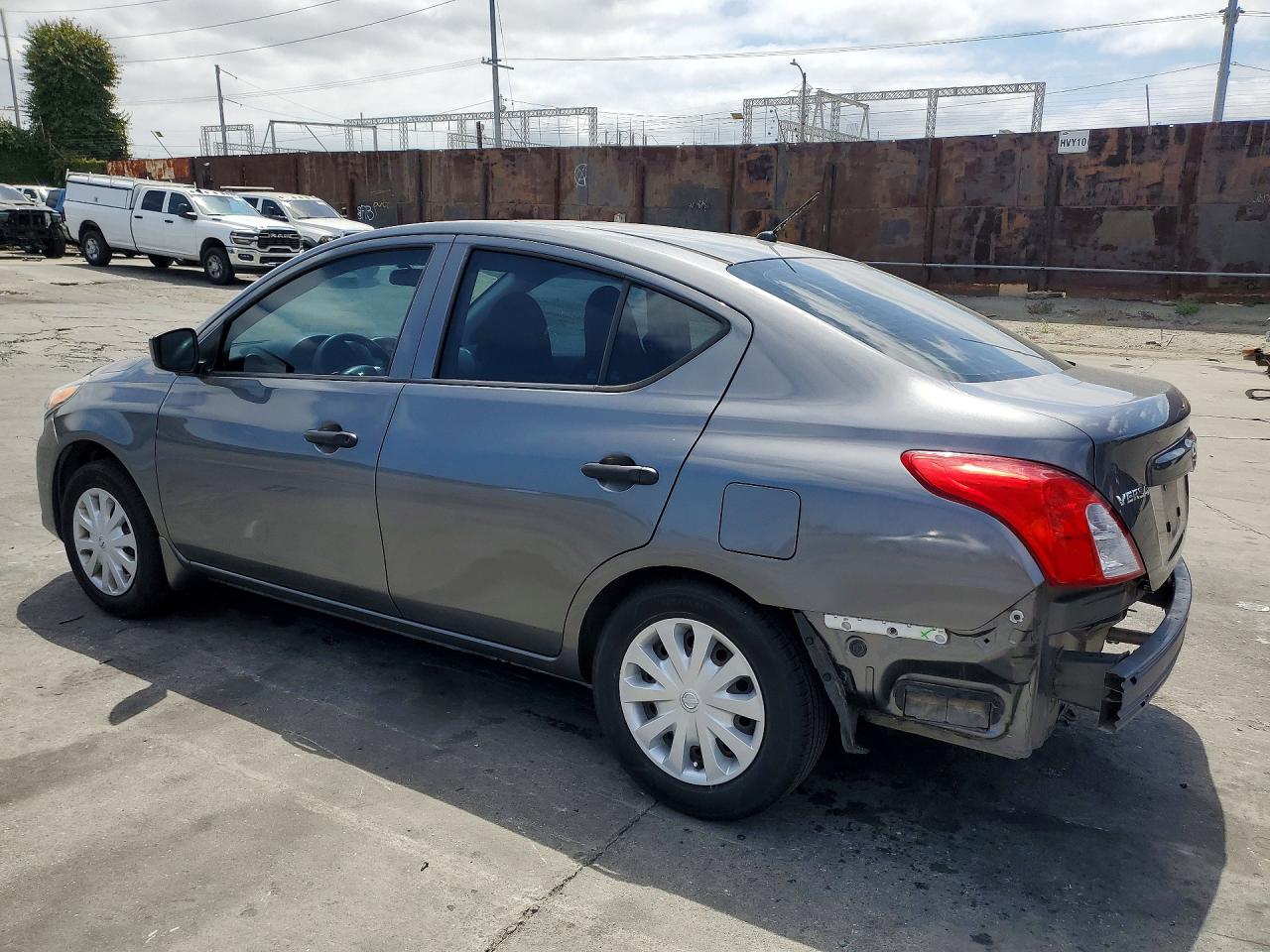 Nissan Versa 1.6 S
