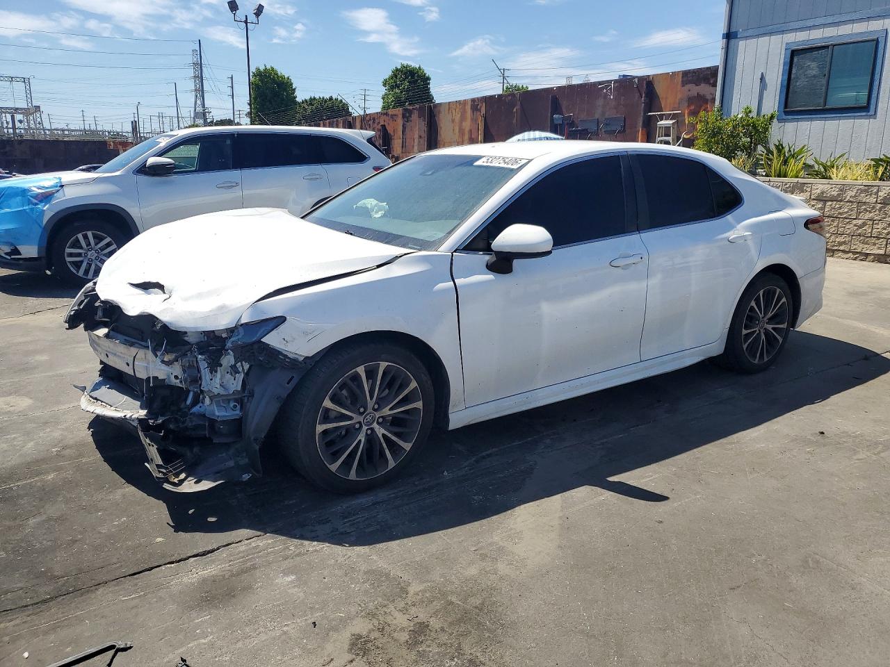 Salvage Toyota Camry Image