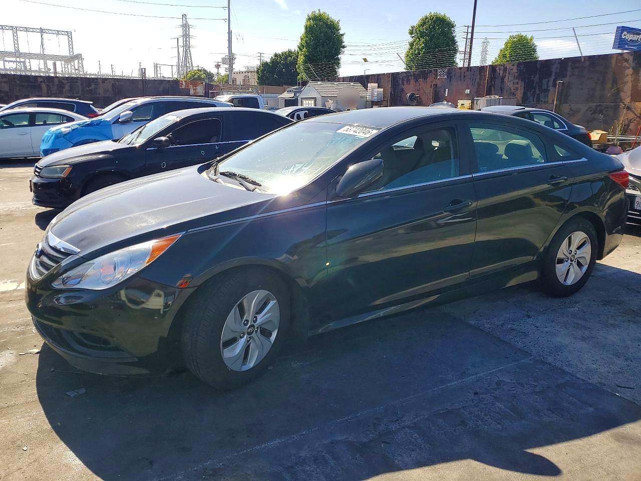 Salvage Hyundai SONATA Image