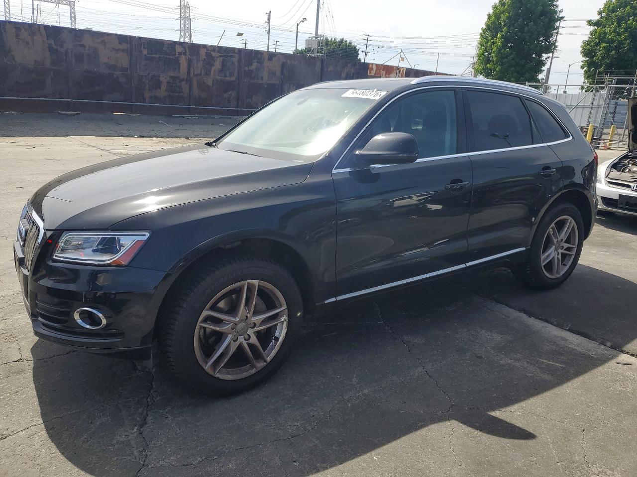 Salvage Audi Q5 Image