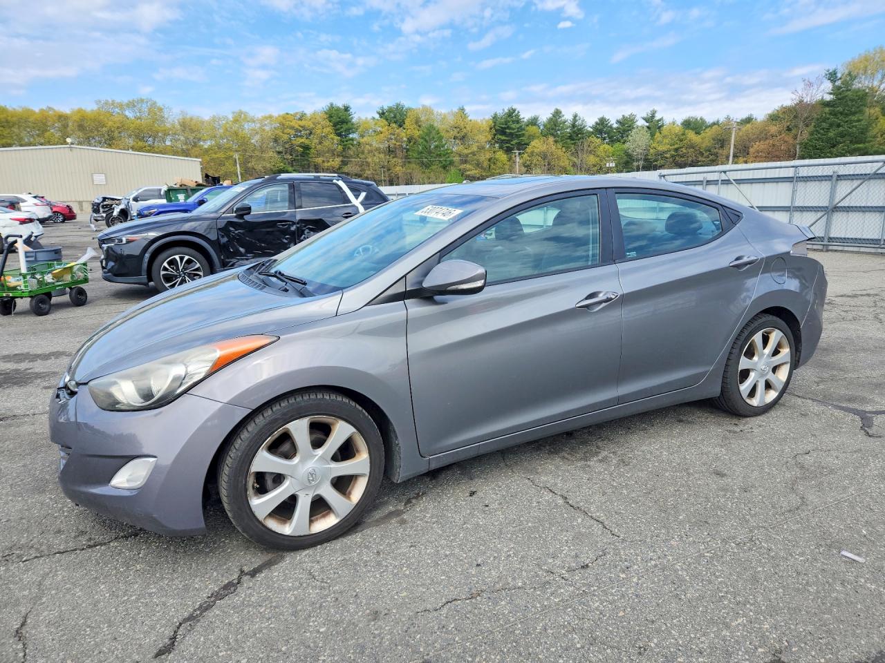 Salvage Hyundai ELANTRA Image