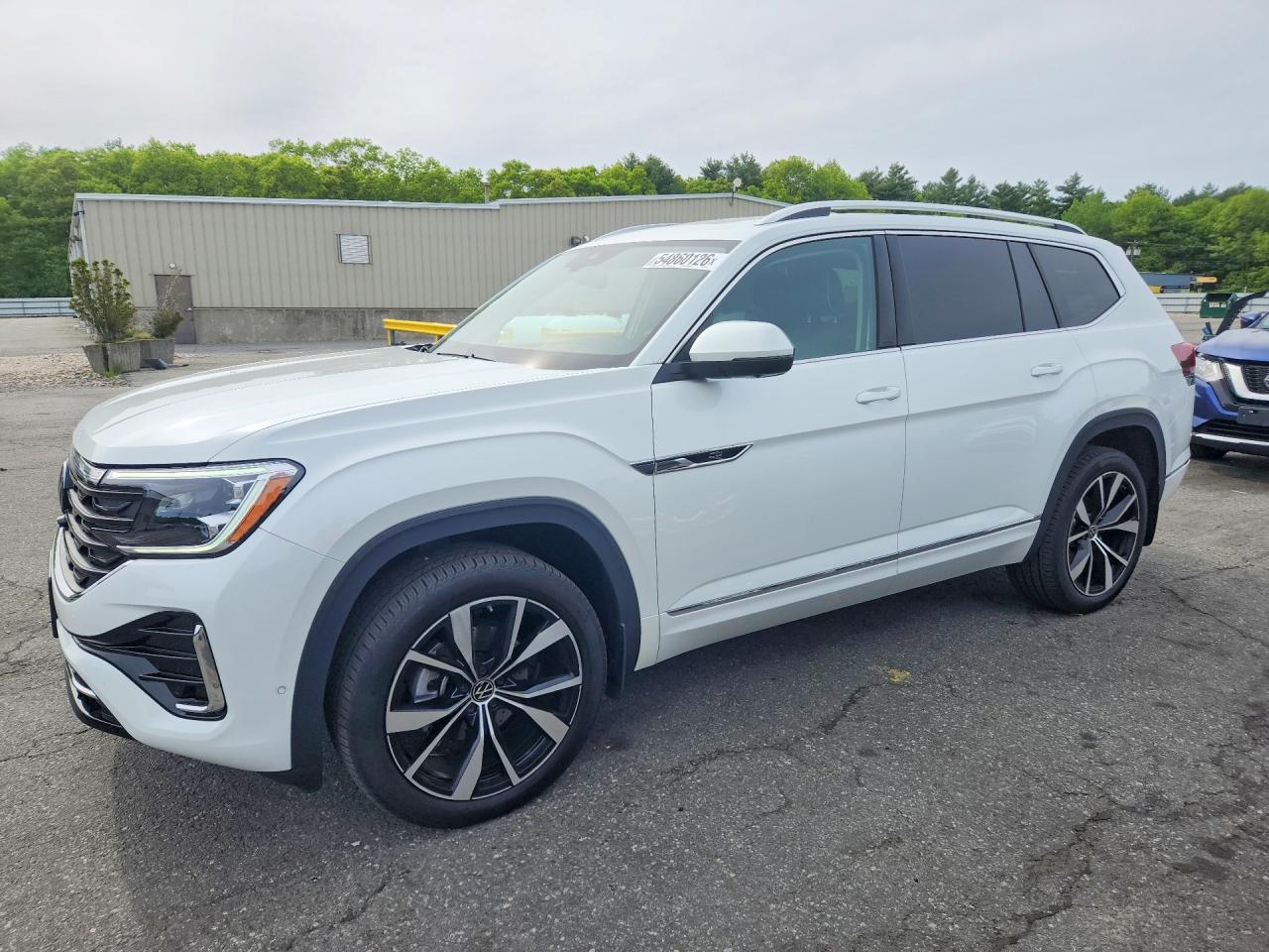 Salvage Volkswagen Atlas Image