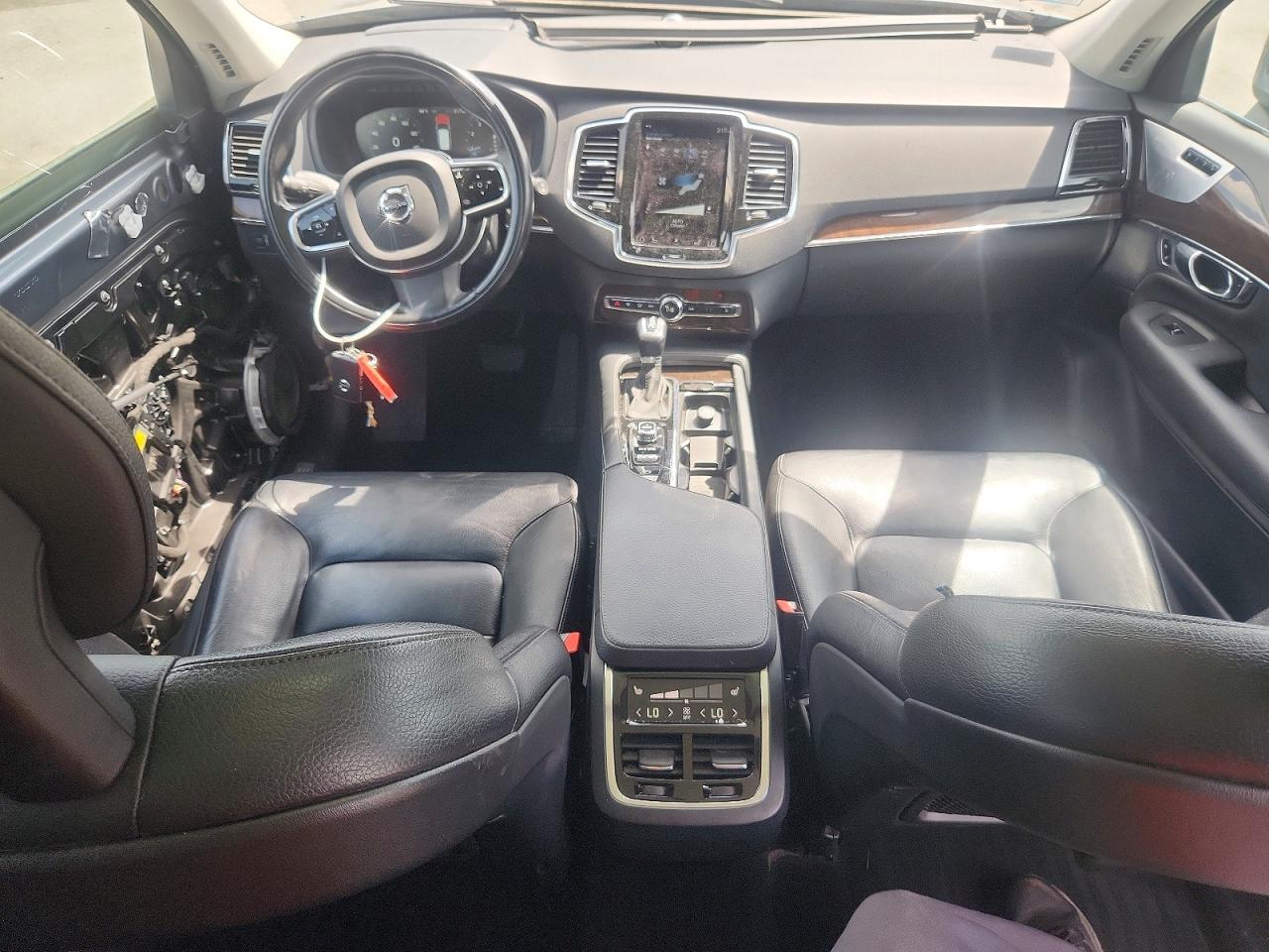 Volvo XC90 T6