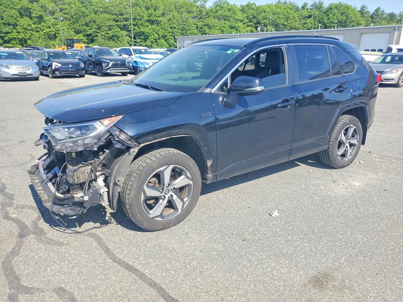 Salvage Toyota RAV4 Image