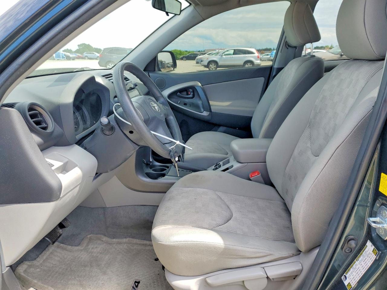 Toyota RAV4 Base