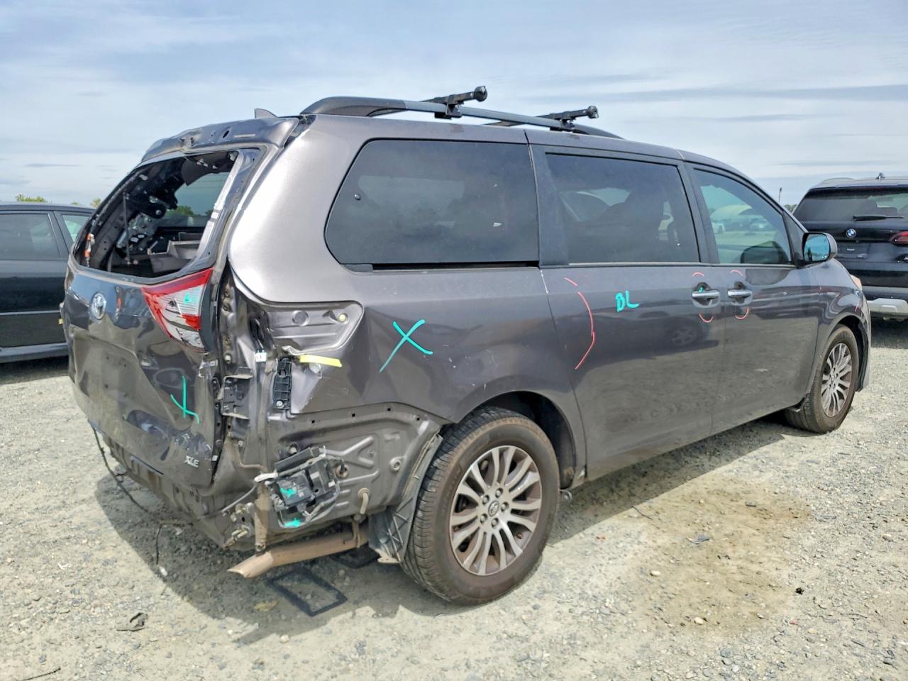 Toyota Sienna Xle 8-passenger