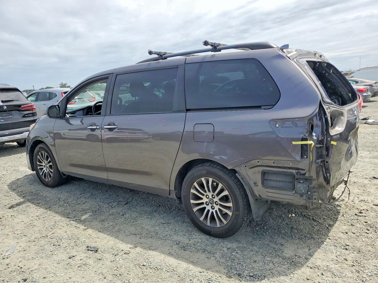 Toyota Sienna Xle 8-passenger