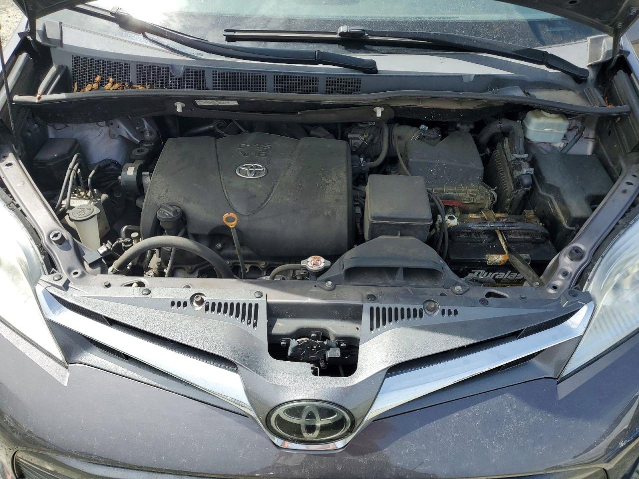 Toyota Sienna Xle 8-passenger