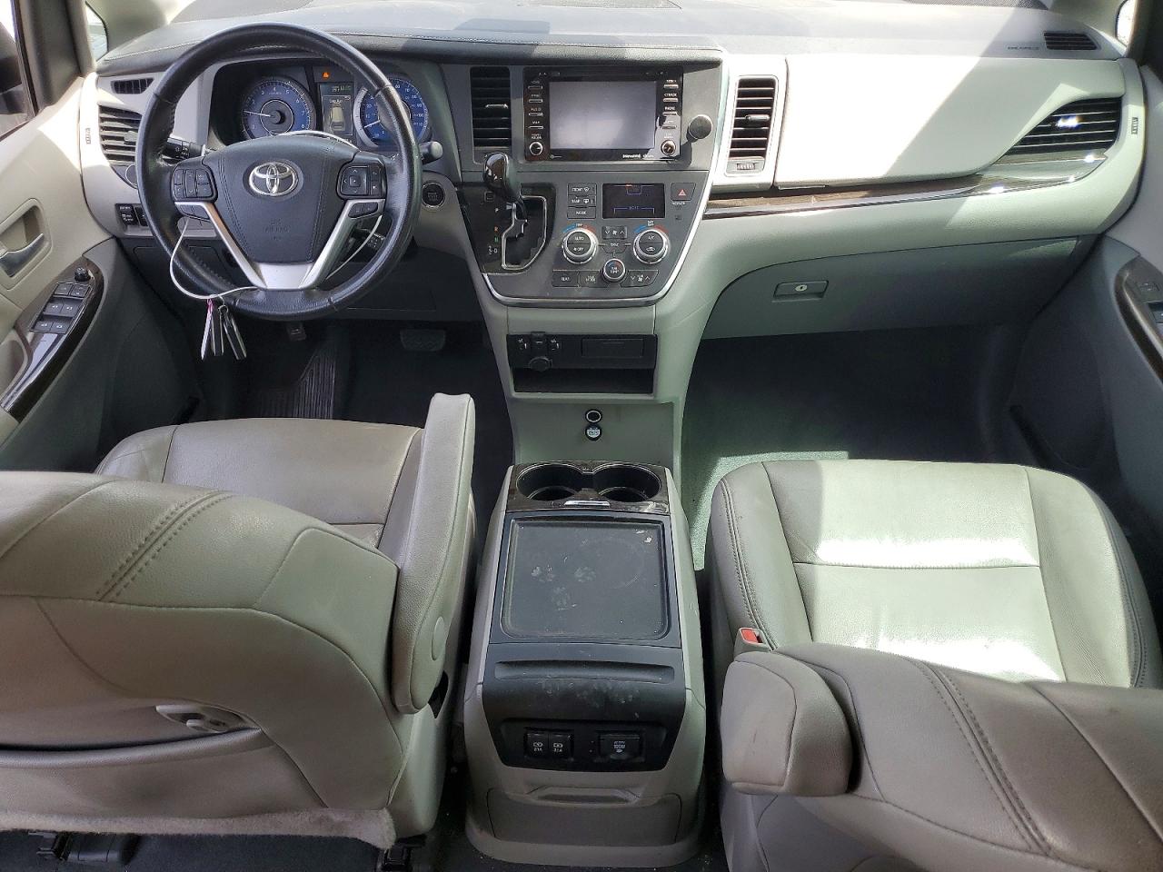 Toyota Sienna Xle 8-passenger