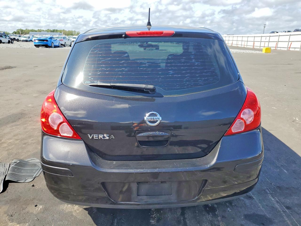 Nissan Versa 1.8 S