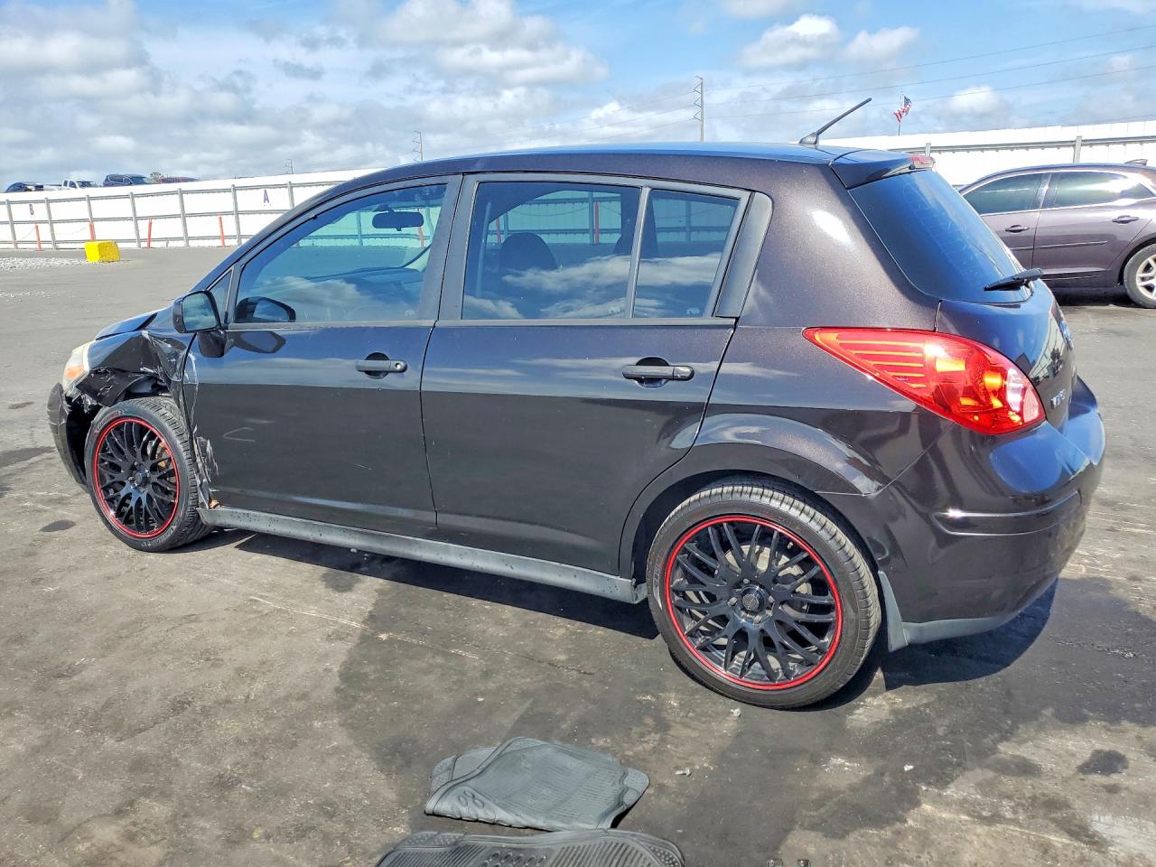 Nissan Versa 1.8 S