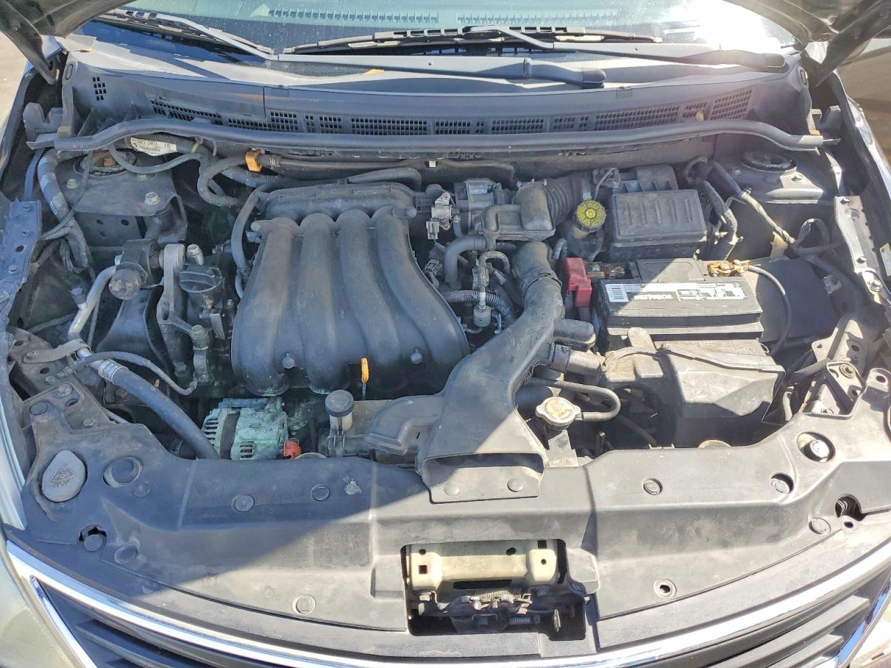 Nissan Versa 1.8 S