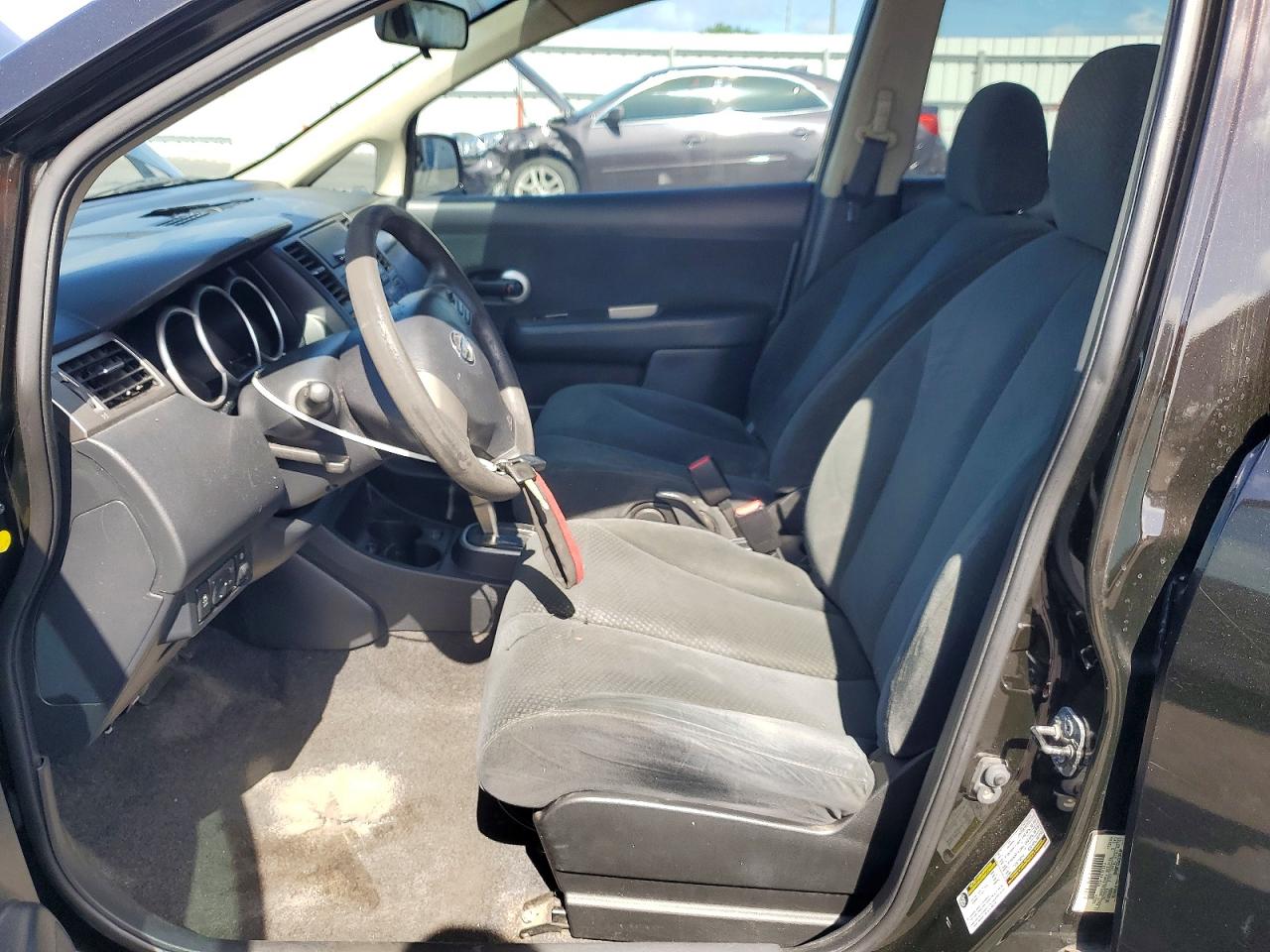 Nissan Versa 1.8 S