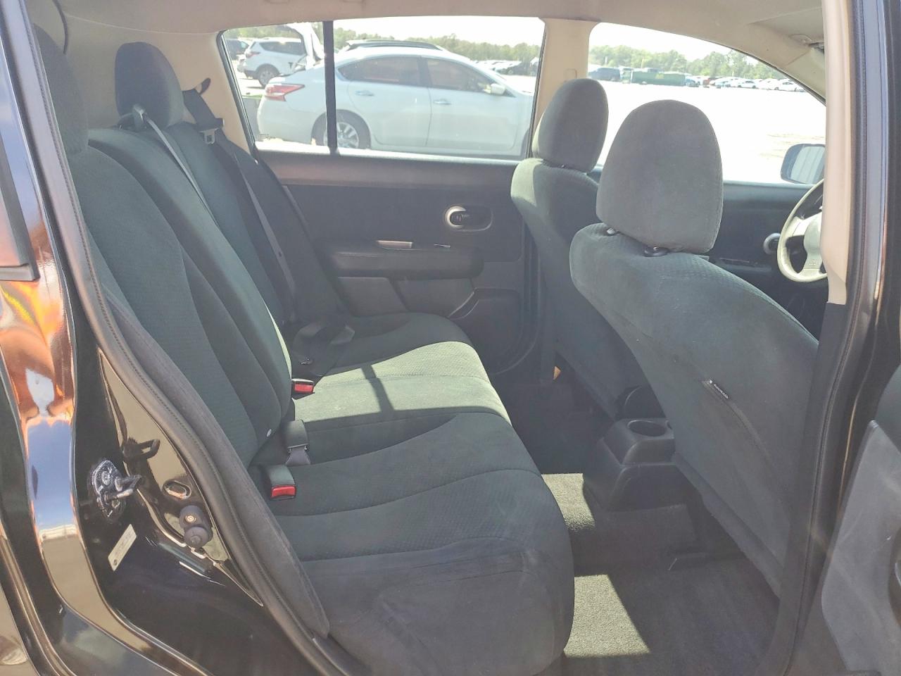 Nissan Versa 1.8 S
