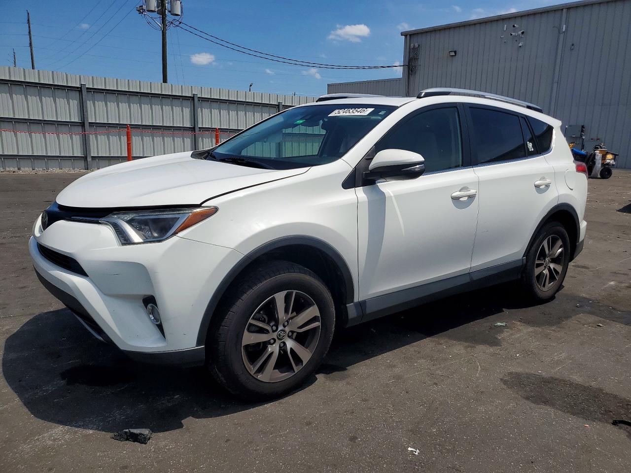 Salvage Toyota RAV4 Image