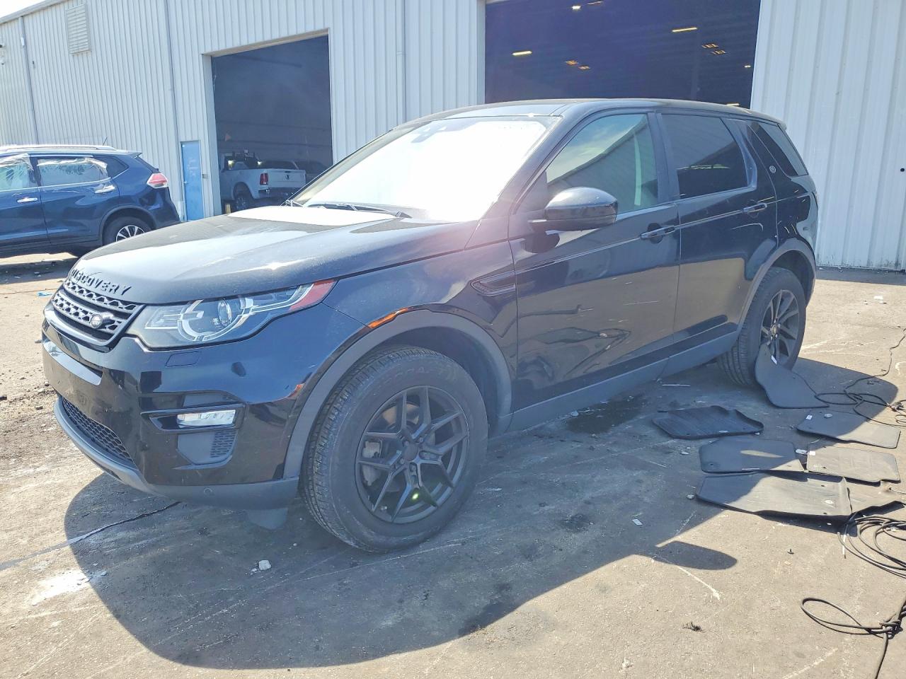 Salvage Land Rover Discovery Image