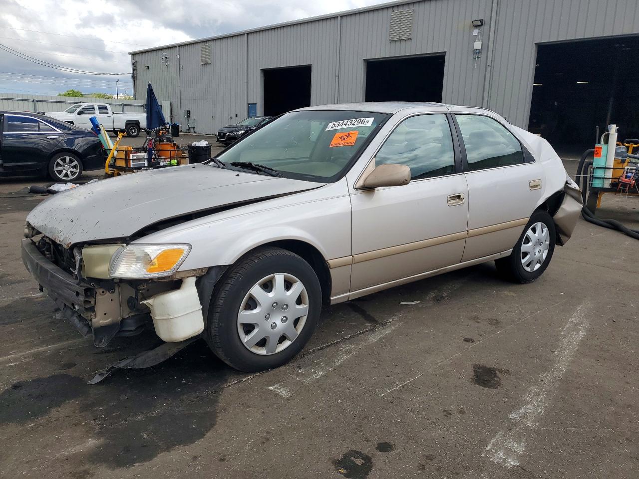 Salvage Toyota Camry Image