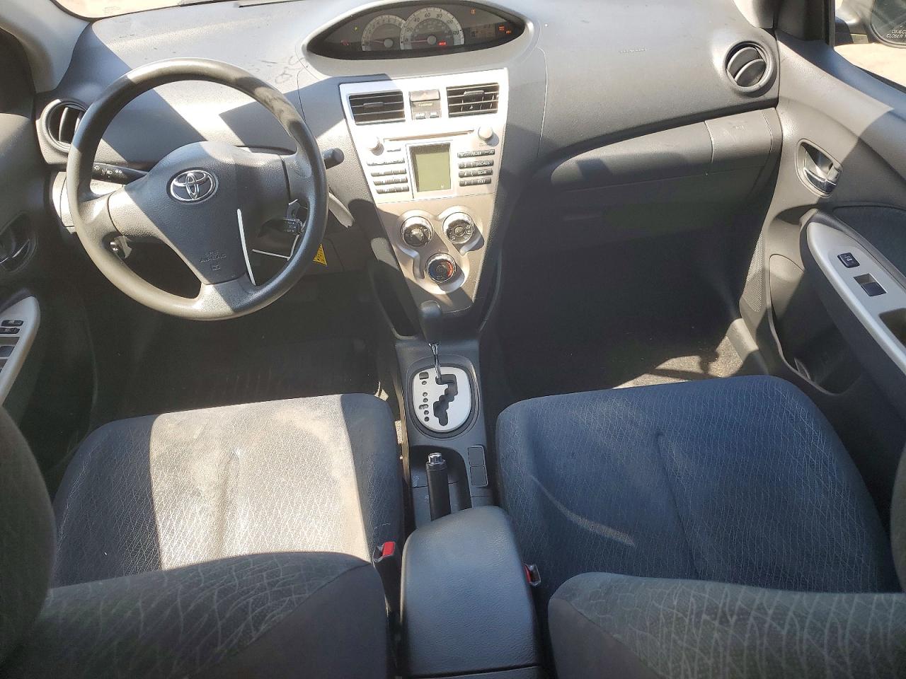 Toyota Yaris Base