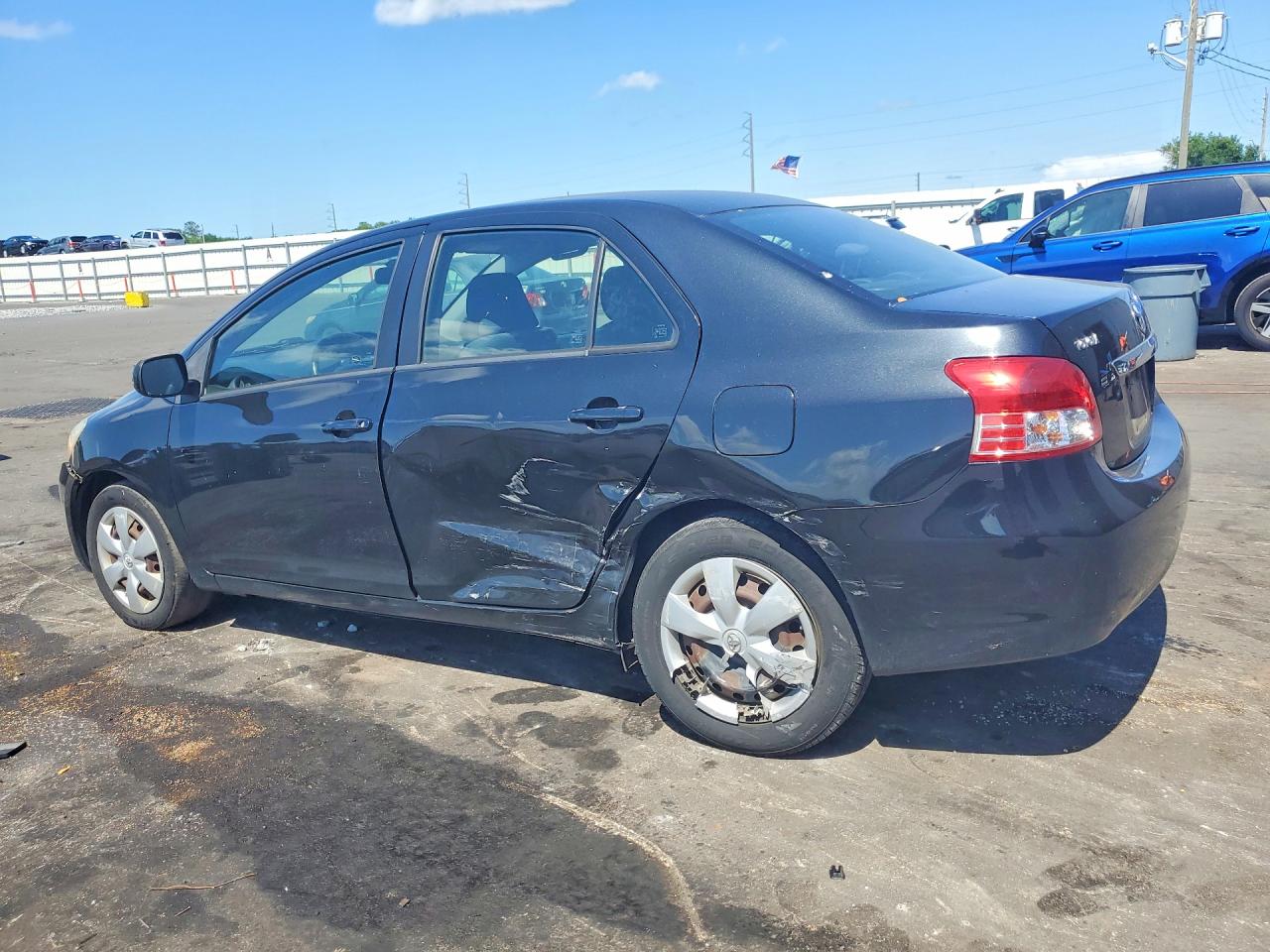 Toyota Yaris Base