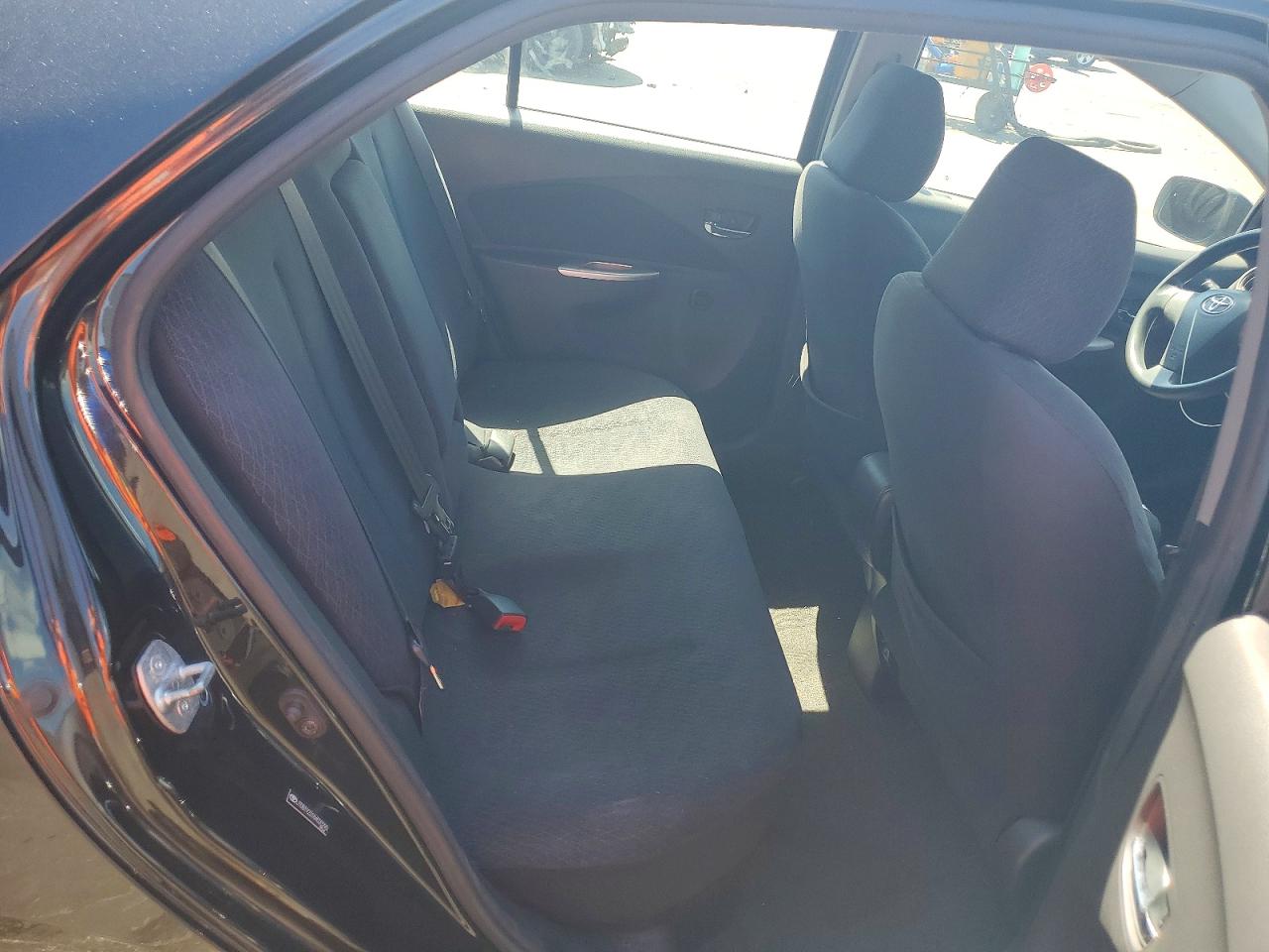 Toyota Yaris Base