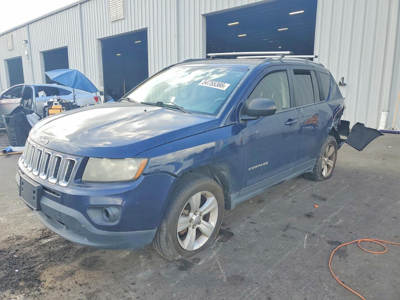 Salvage Jeep Compass Image