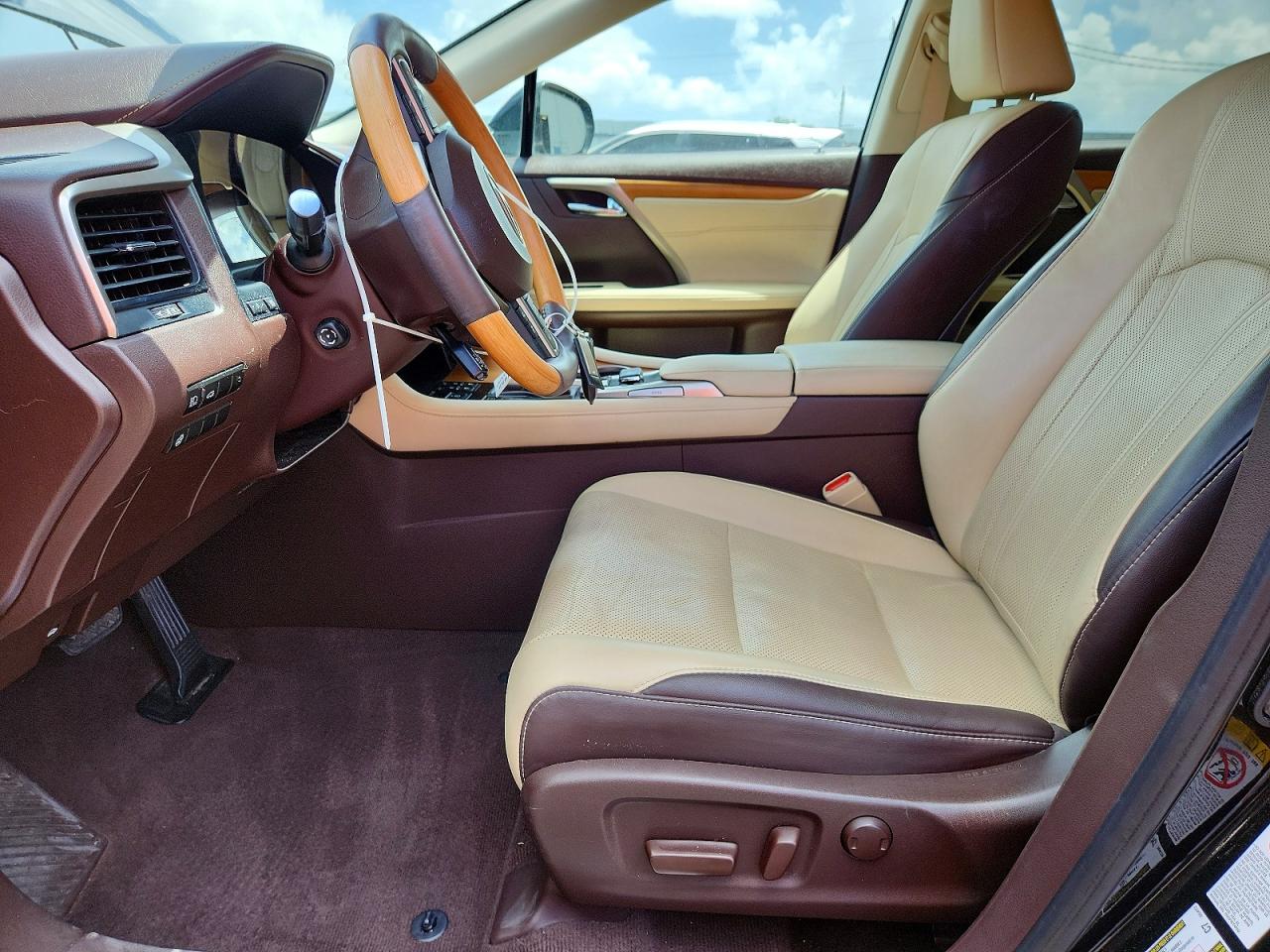 Lexus RX Base