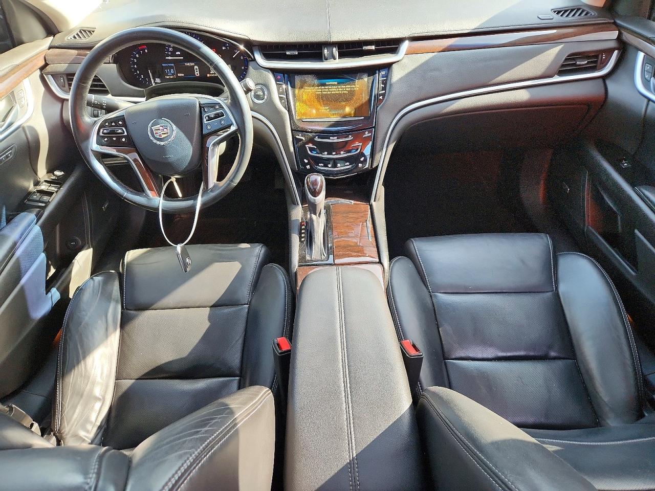 Cadillac XTS Luxury Collection