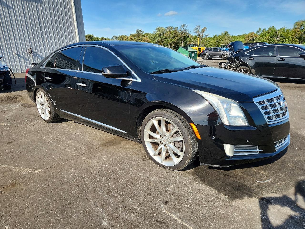 Cadillac XTS Luxury Collection