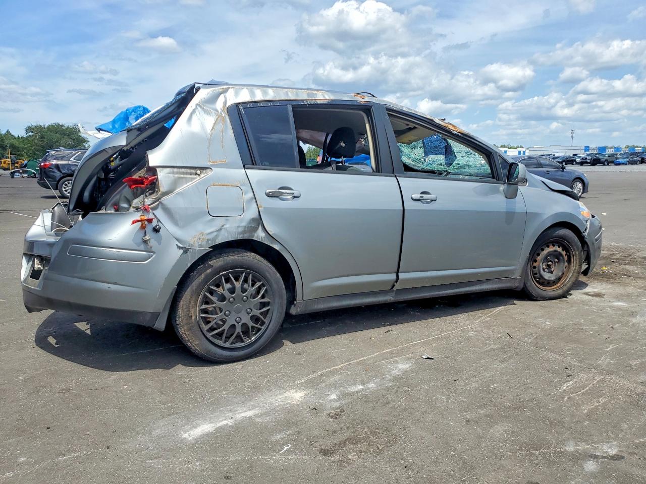 Nissan Versa 1.8 S