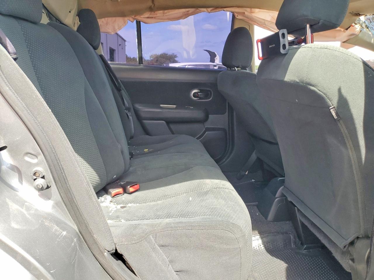 Nissan Versa 1.8 S