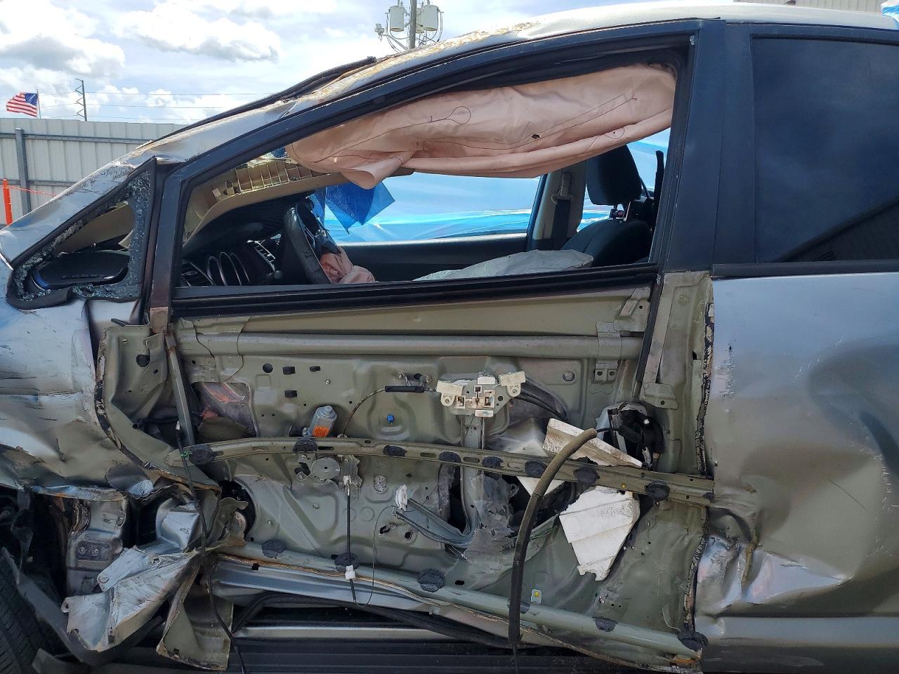 Nissan Versa 1.8 S
