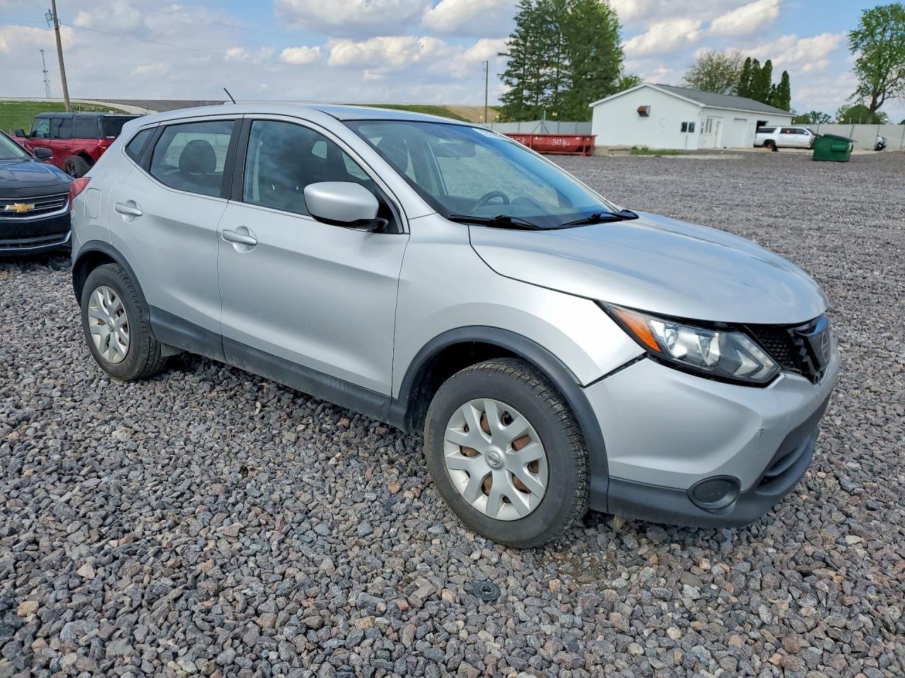 Nissan Rogue S