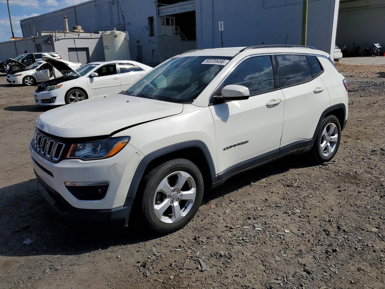Salvage Jeep Compass Image