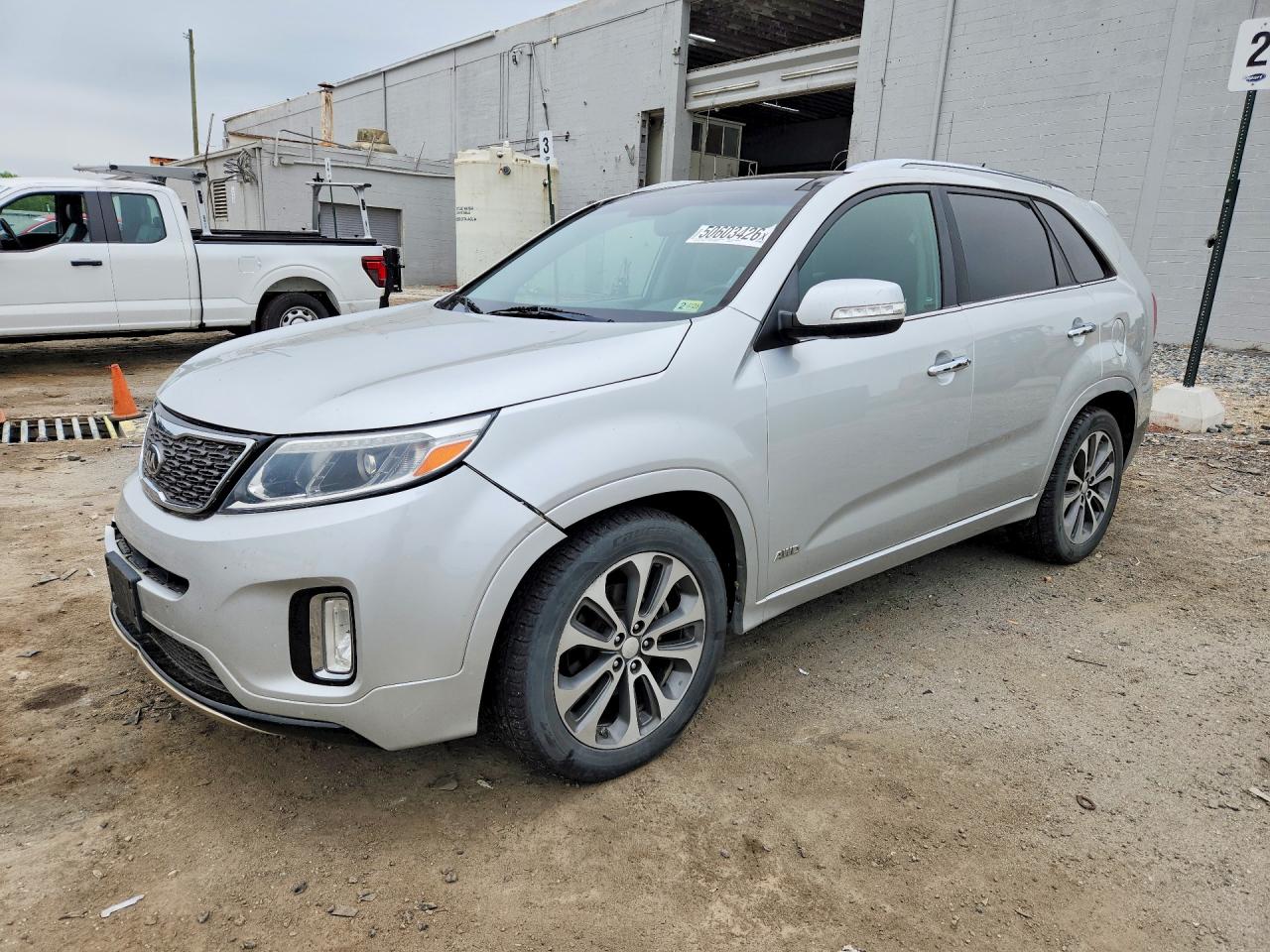 Salvage Kia Sorento Image