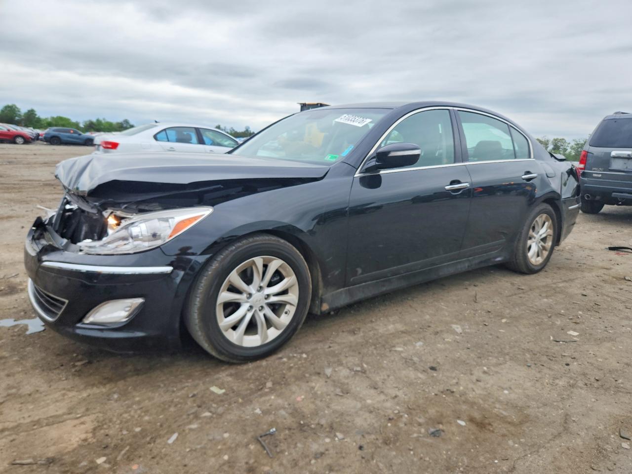 Salvage Hyundai Genesis Image
