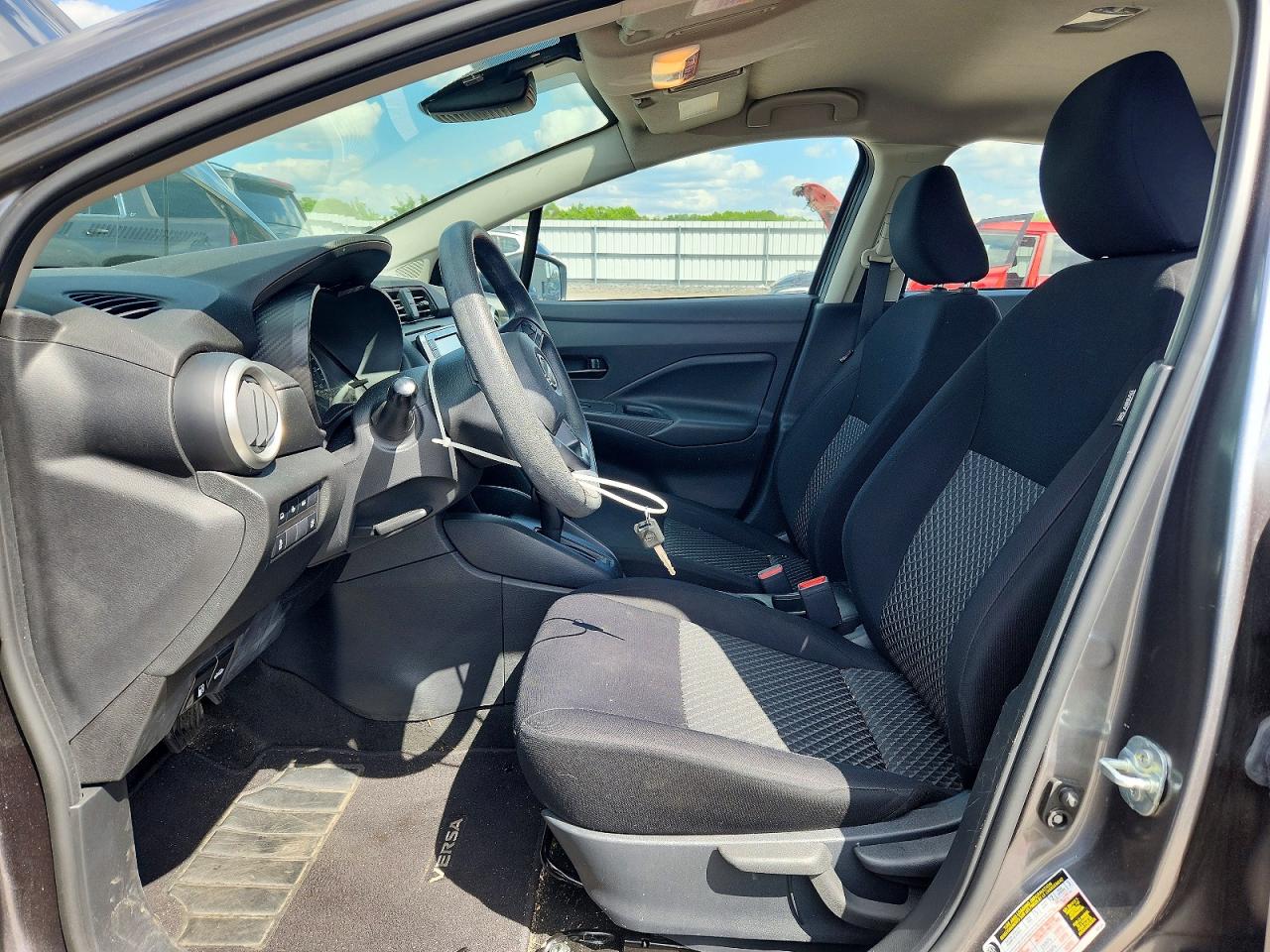 Nissan Versa S