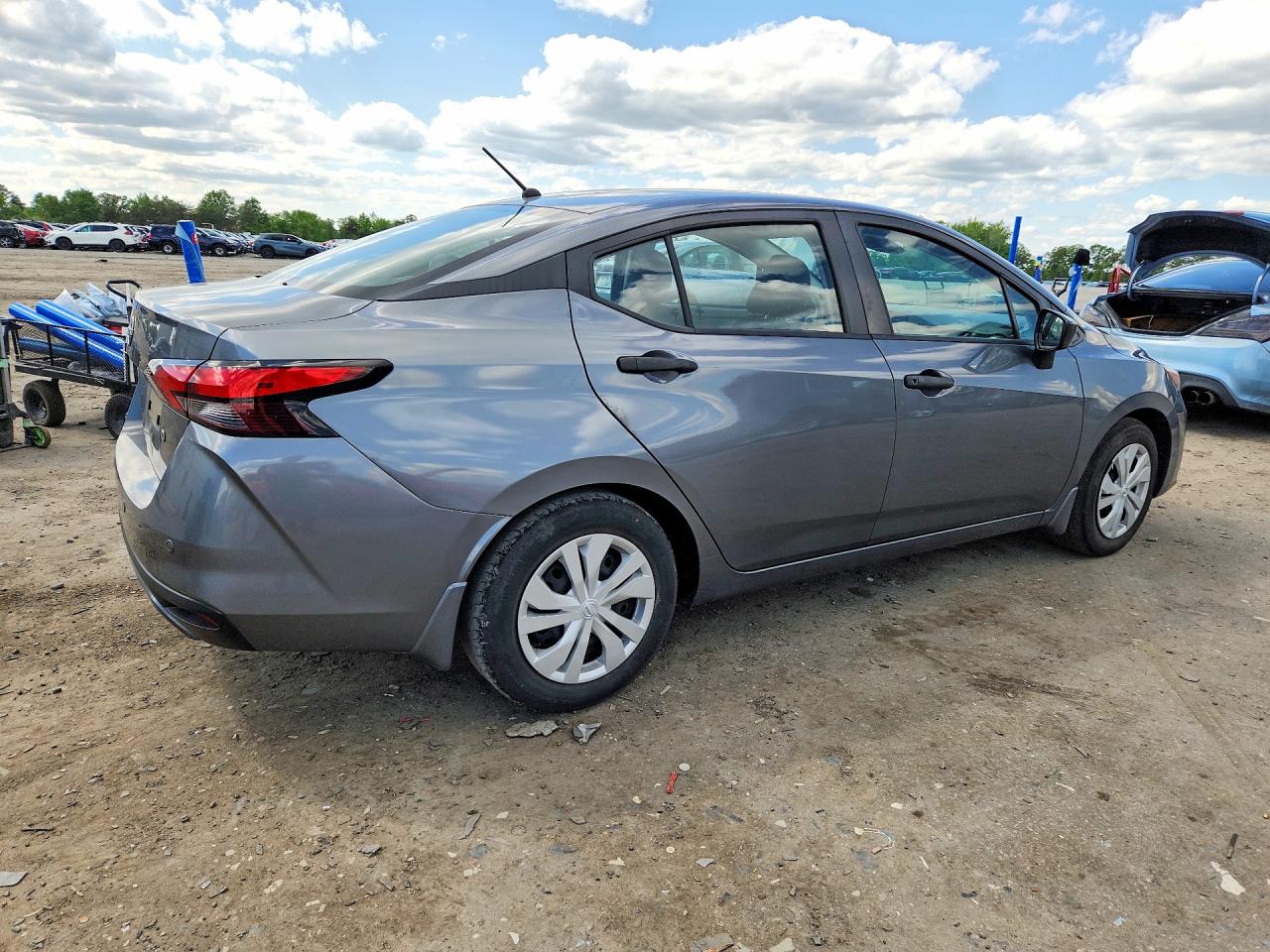 Nissan Versa S