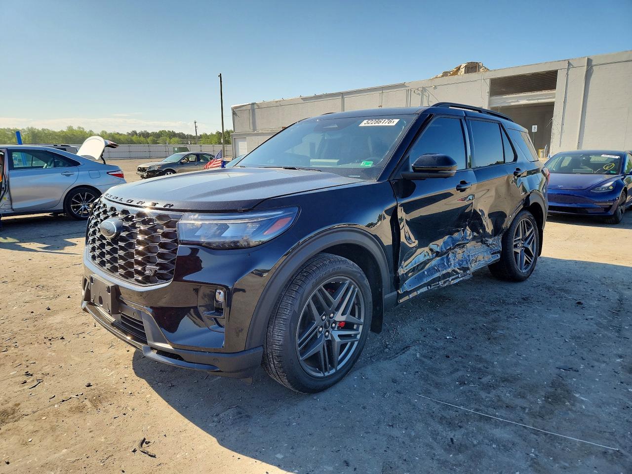 Salvage Ford Explorer Image