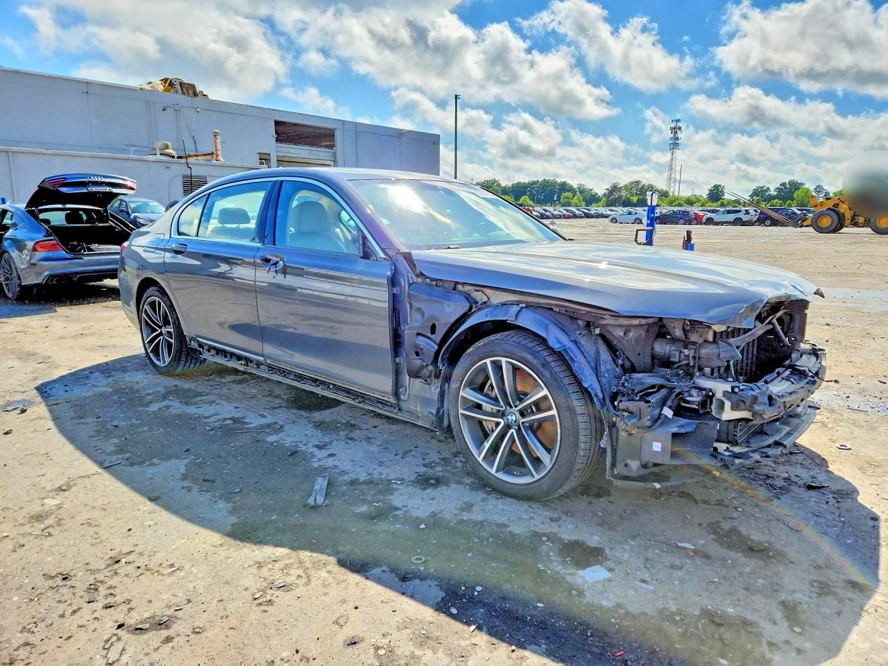 BMW 7 Series Xi