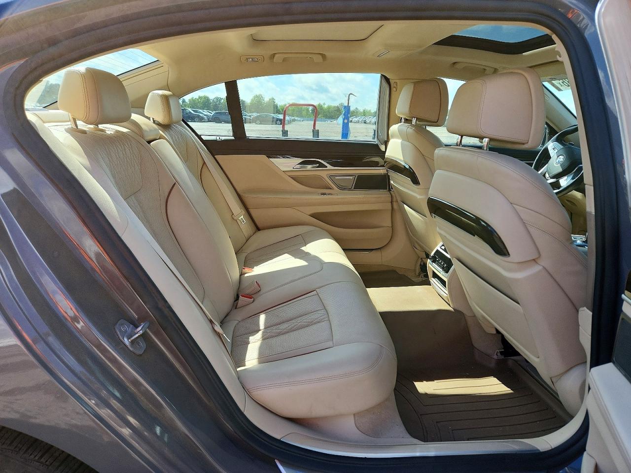 BMW 7 Series Xi