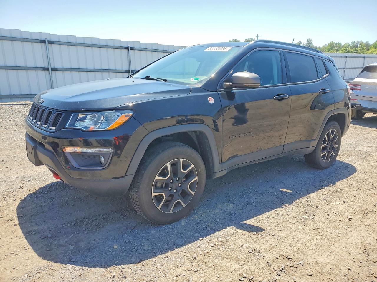 Salvage Jeep Compass Image
