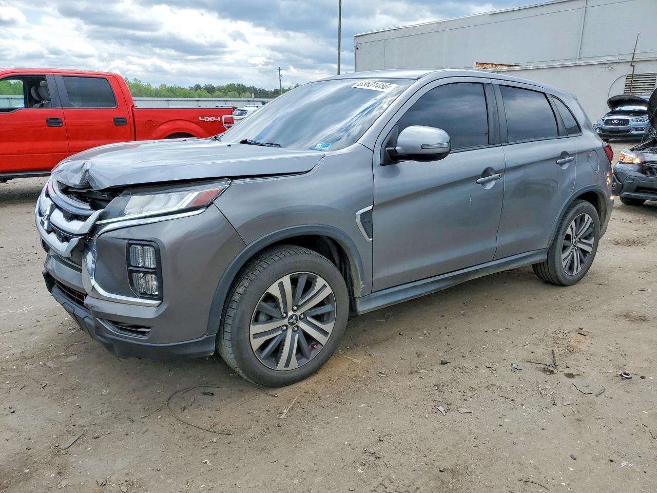 Salvage Mitsubishi Outlander Image