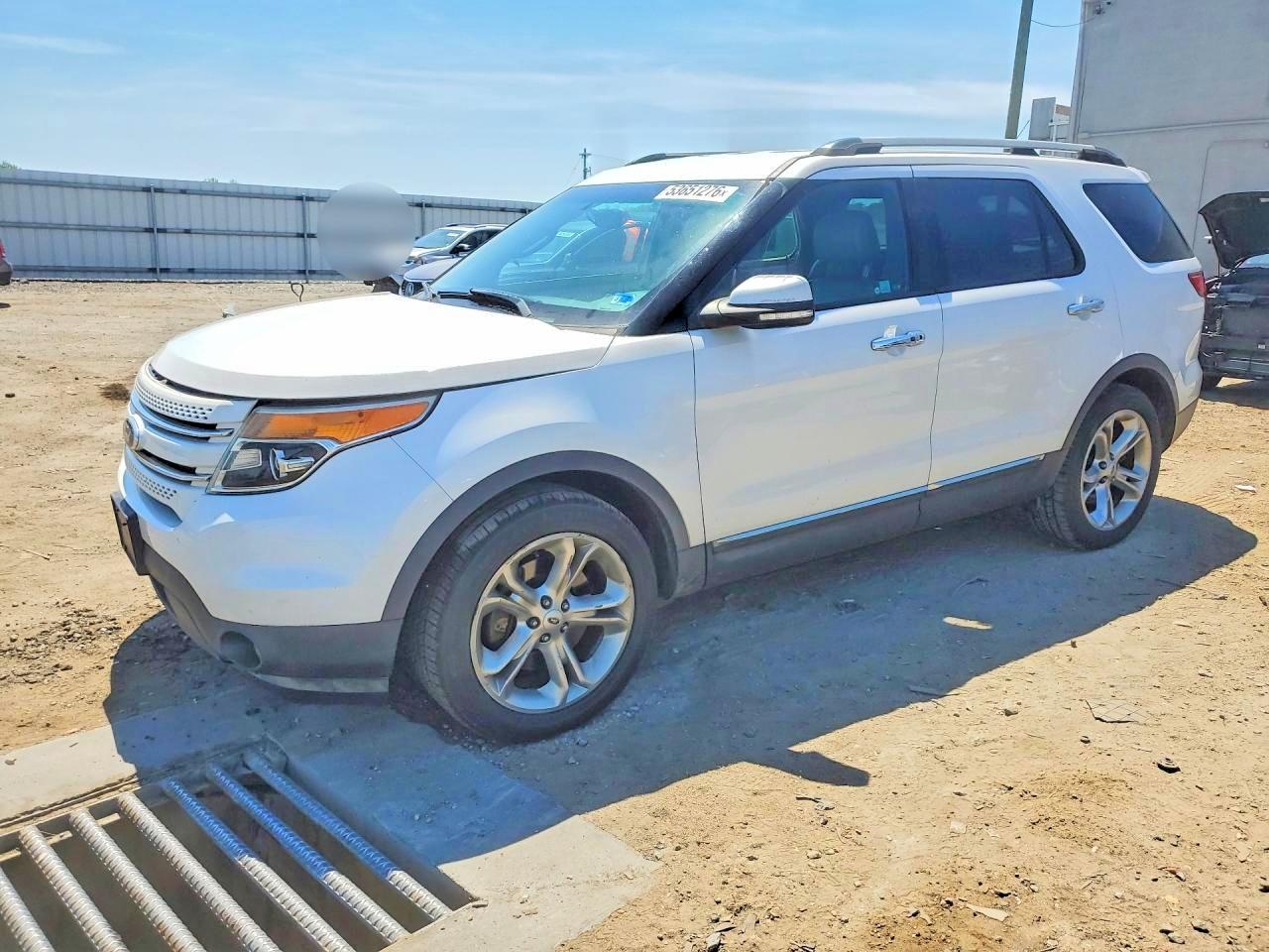 Salvage Ford Explorer Image