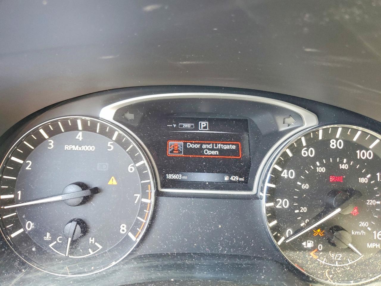 Nissan Pathfinder Sv