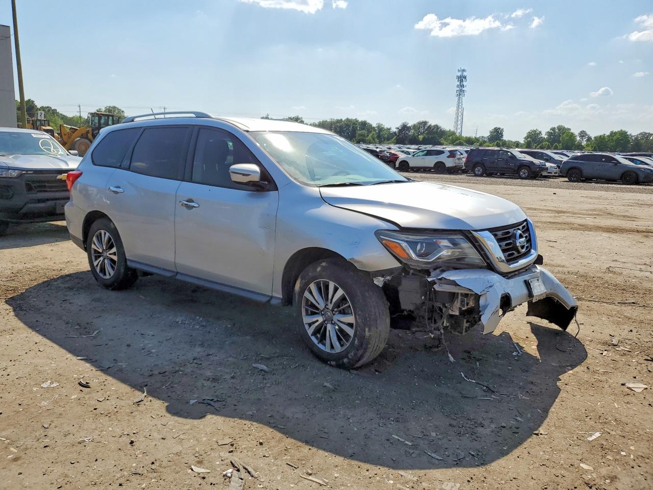 Nissan Pathfinder Sv