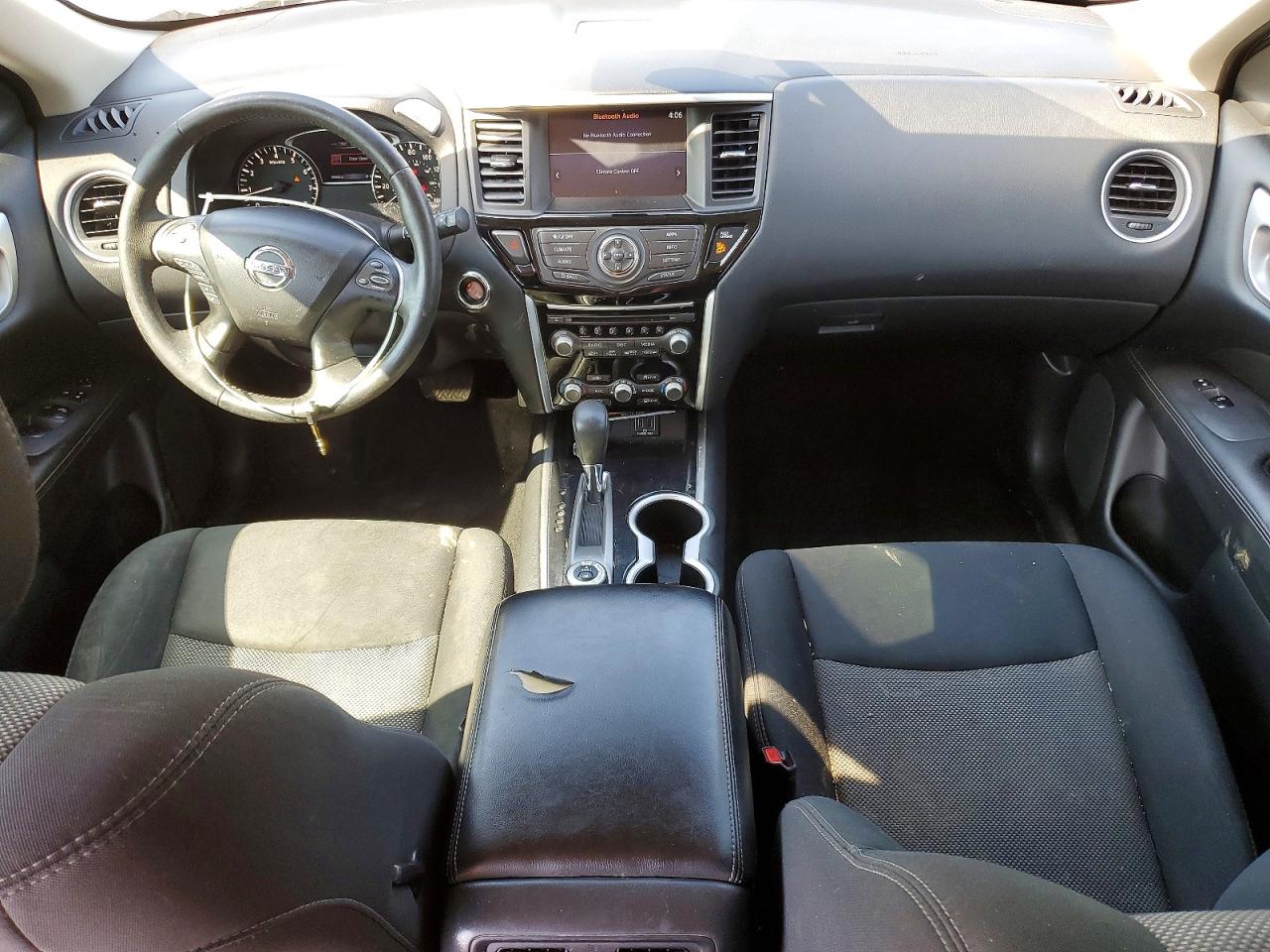 Nissan Pathfinder Sv