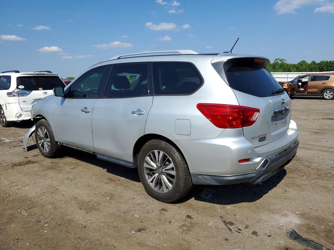 Nissan Pathfinder Sv