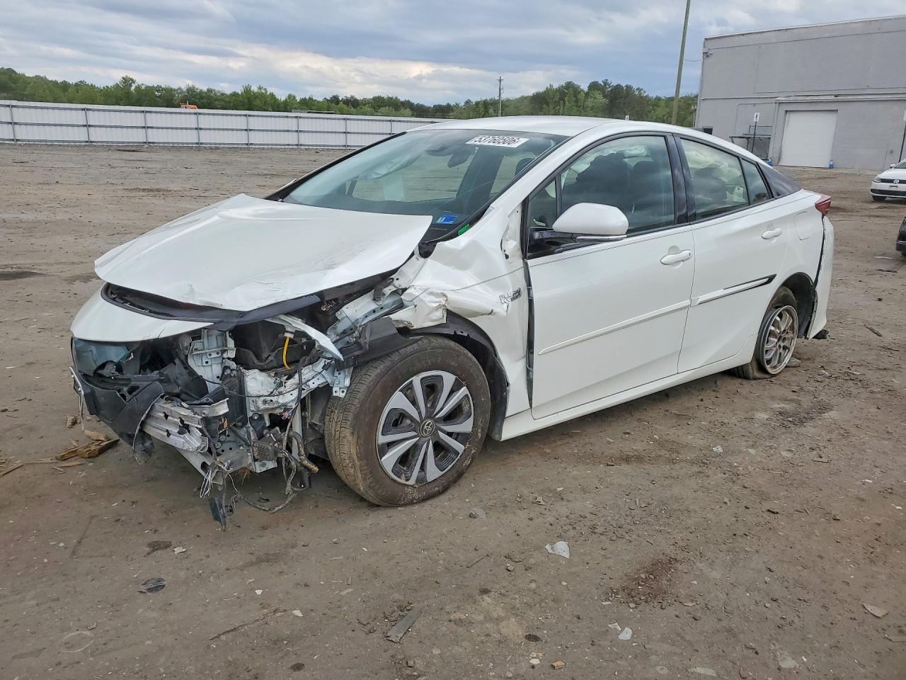 Salvage Toyota Prius Image